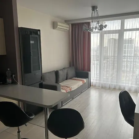 нова затишна студіо плюс спальня біля метро житомирська * Kiev